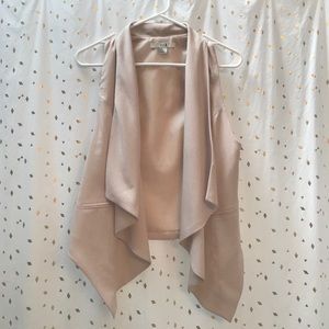 F21 nude flowy vest, size Small