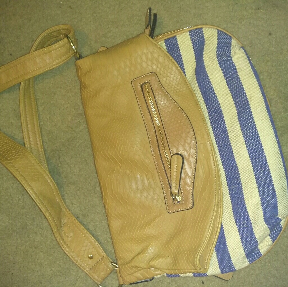 Sale*. Cute purse