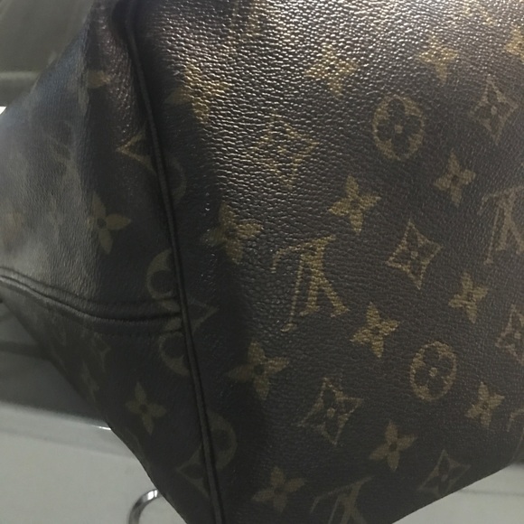***SOLD***Authentic LV Neverfull GM - ***SOLD*** - Picture 6 of 8