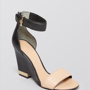 Tory Burch Carolyn Wedge Sandals Size 7