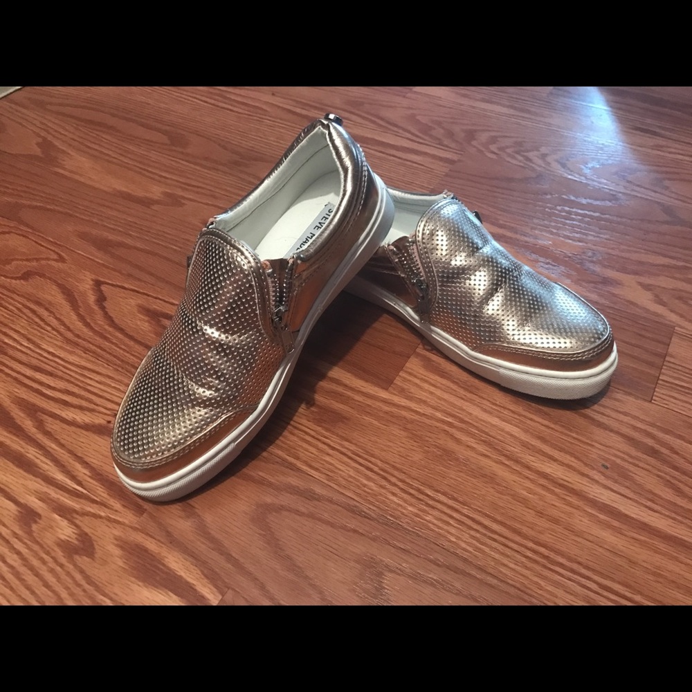 Steve Madden slip ones