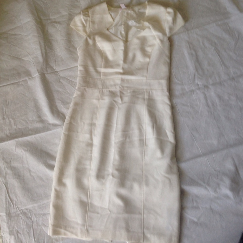 Sexy Neckline... ivory dress