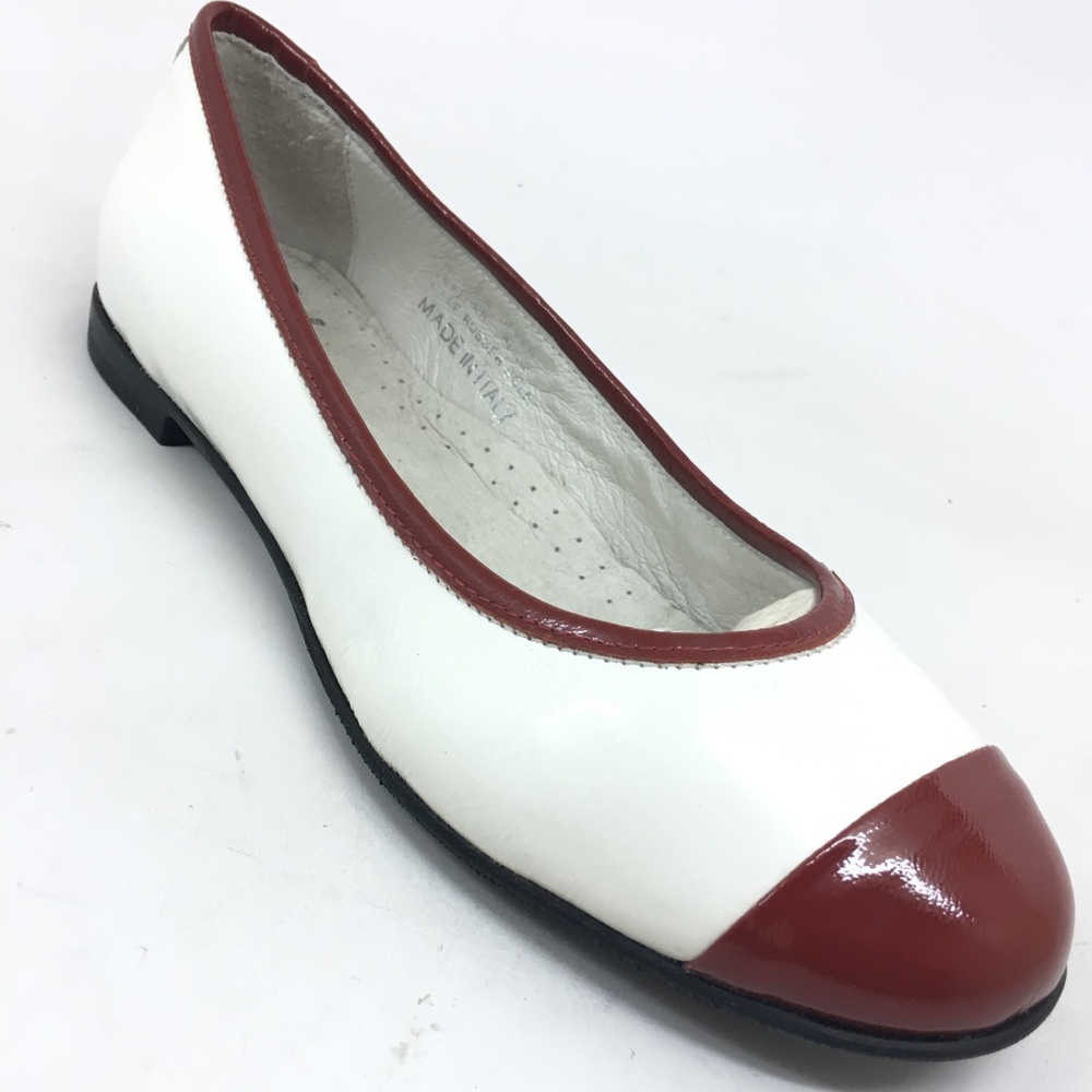 Flat patent leather cap toe for women