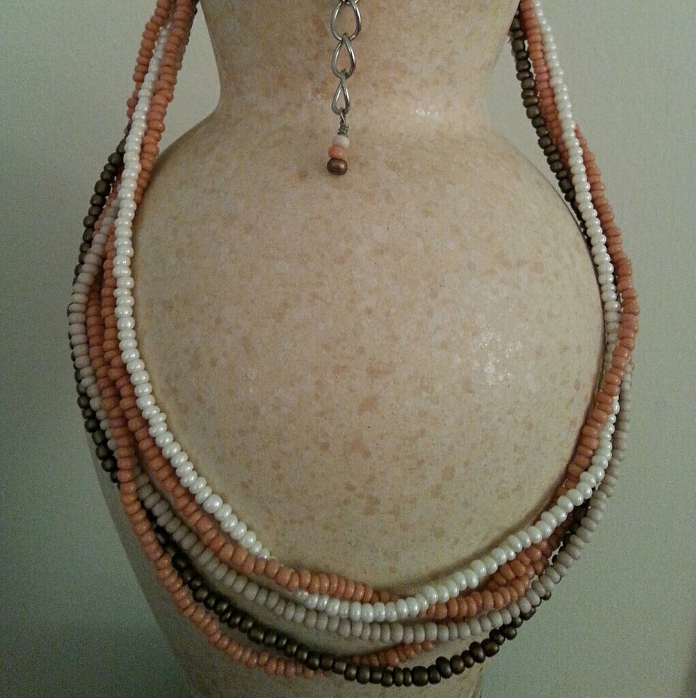 🍑Cream, brown, pink beaded necklace