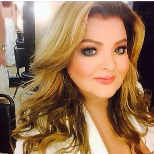 Meet your Posher, Maya