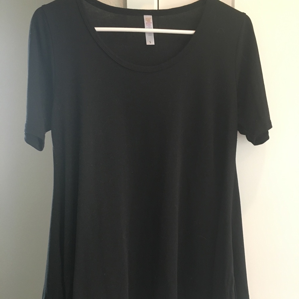 Lularoe Black Small Perfect T