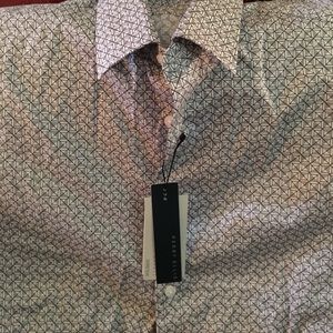 Men's straight cut collared shirt