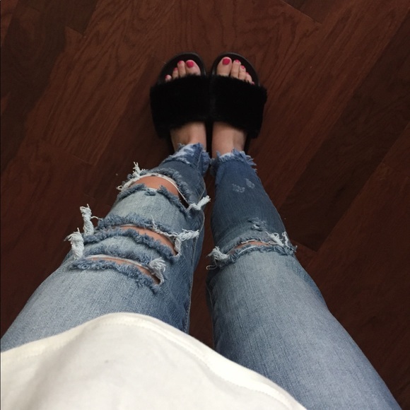 LAST ITEM (10)▫️Black Furry Slides - Picture 5 of 5