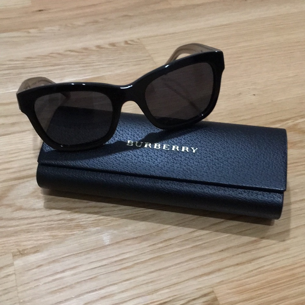 Women Burberry Sunglasses - Used