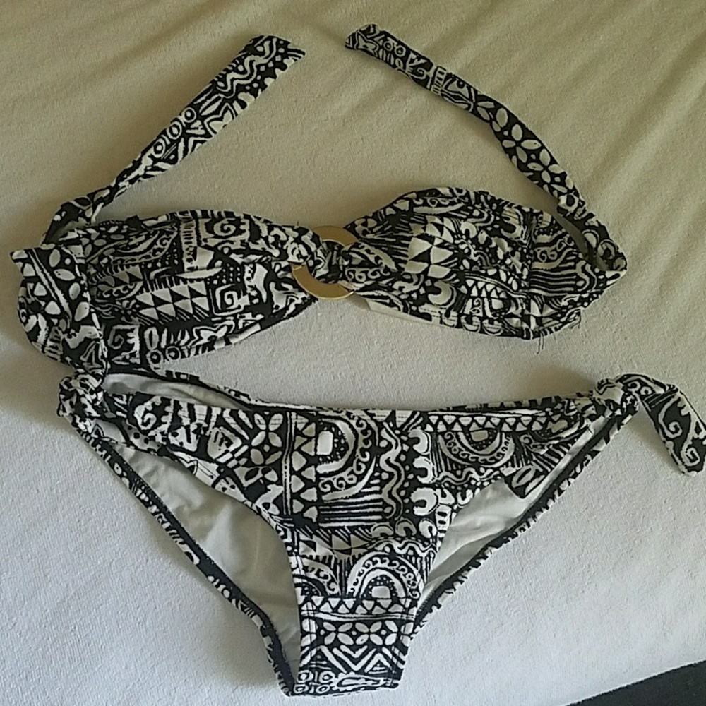 Black and White Bandeau Bikini. NWT.