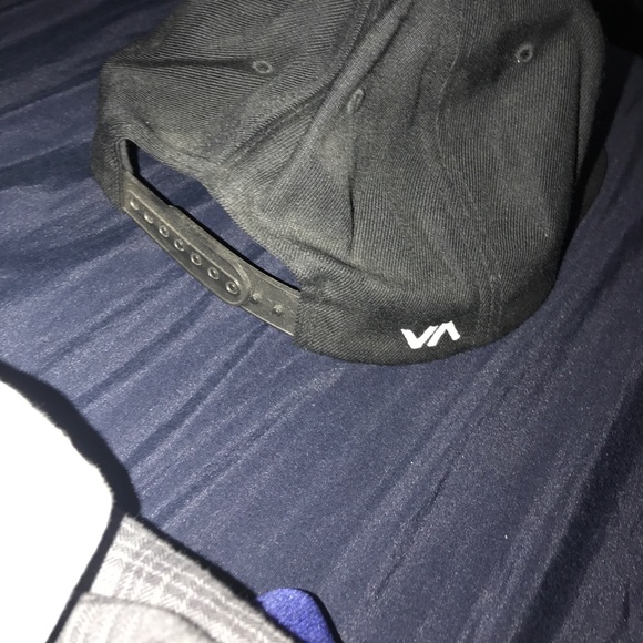 Unisex Black RVCA Snapback Hat - Picture 3 of 4
