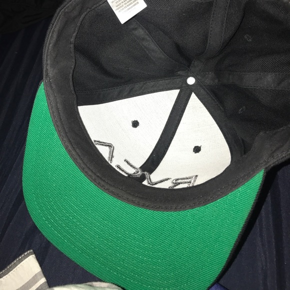 Unisex Black RVCA Snapback Hat - Picture 4 of 4