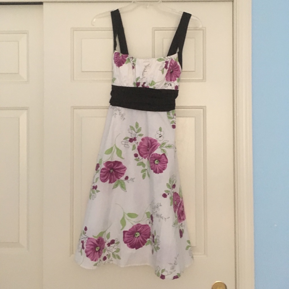 B. Darlin cute summer floral print dress