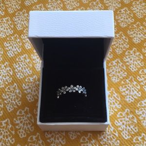 Pandora Dazzling Daisy Ring Size 8