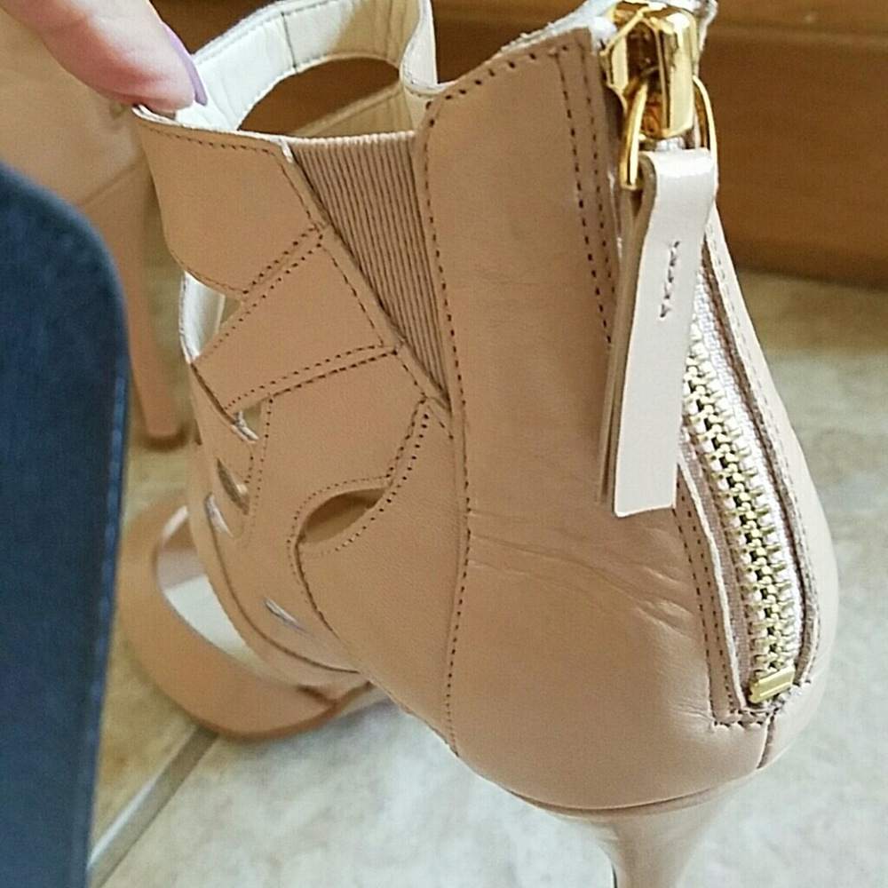 Shoes - Picture 2 of 3