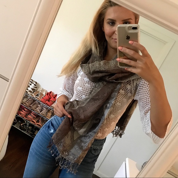 Accessories - Taupe and Grey Scarf 旅