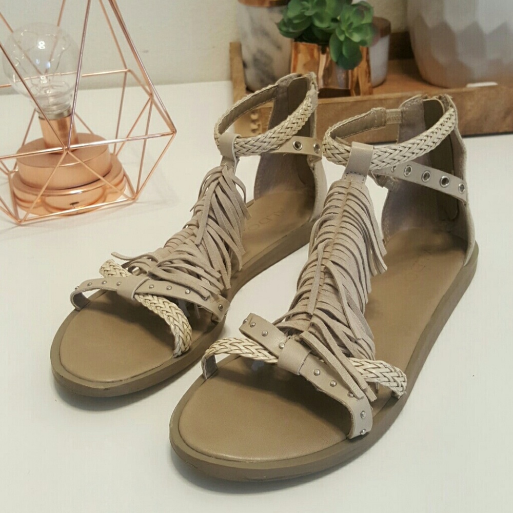 Beautiful Aldo fringes sandals