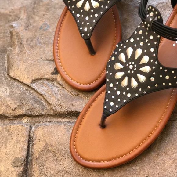 Black Floral Top Kitten Wedge Closed Heel Sandal - Picture 3 of 4