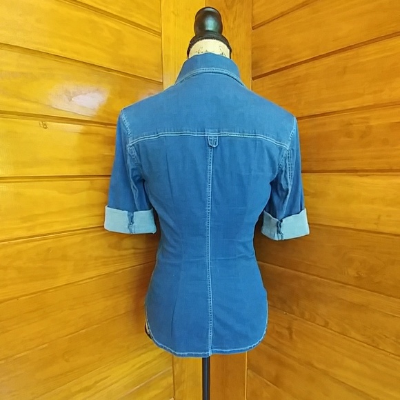 💙Button Down Denim Top - Picture 2 of 8