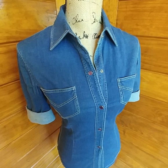 💙Button Down Denim Top - Picture 4 of 8