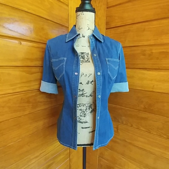 💙Button Down Denim Top - Picture 5 of 8