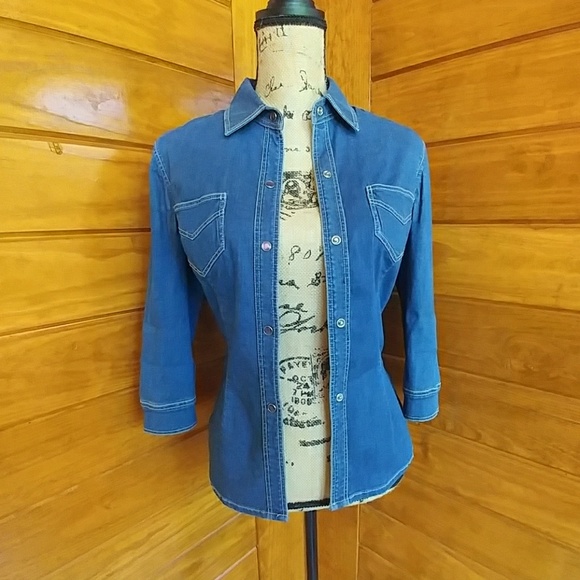 💙Button Down Denim Top - Picture 6 of 8