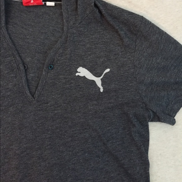 Hooded gray tee shirt with front pocket - Picture 3 of 6