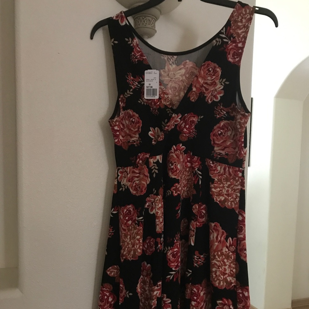 Skater Dress Short Black Mauve and Pink 🌺flowers