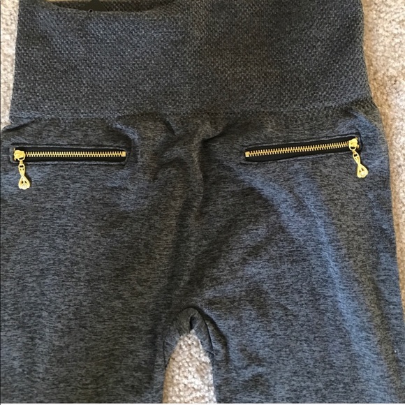NWOT Soft Legging w/Faux Pockets - Picture 3 of 5