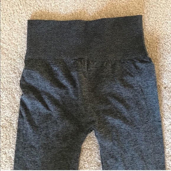 NWOT Soft Legging w/Faux Pockets - Picture 4 of 5