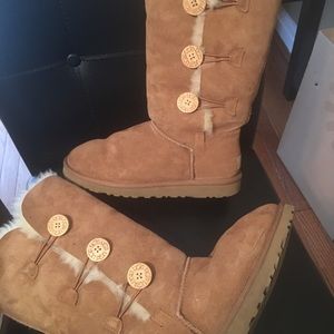 Ugg Bailey Button Triplet