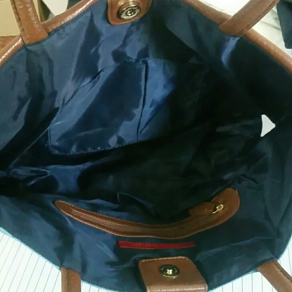 Tommy Hilfiger bag - Picture 3 of 3