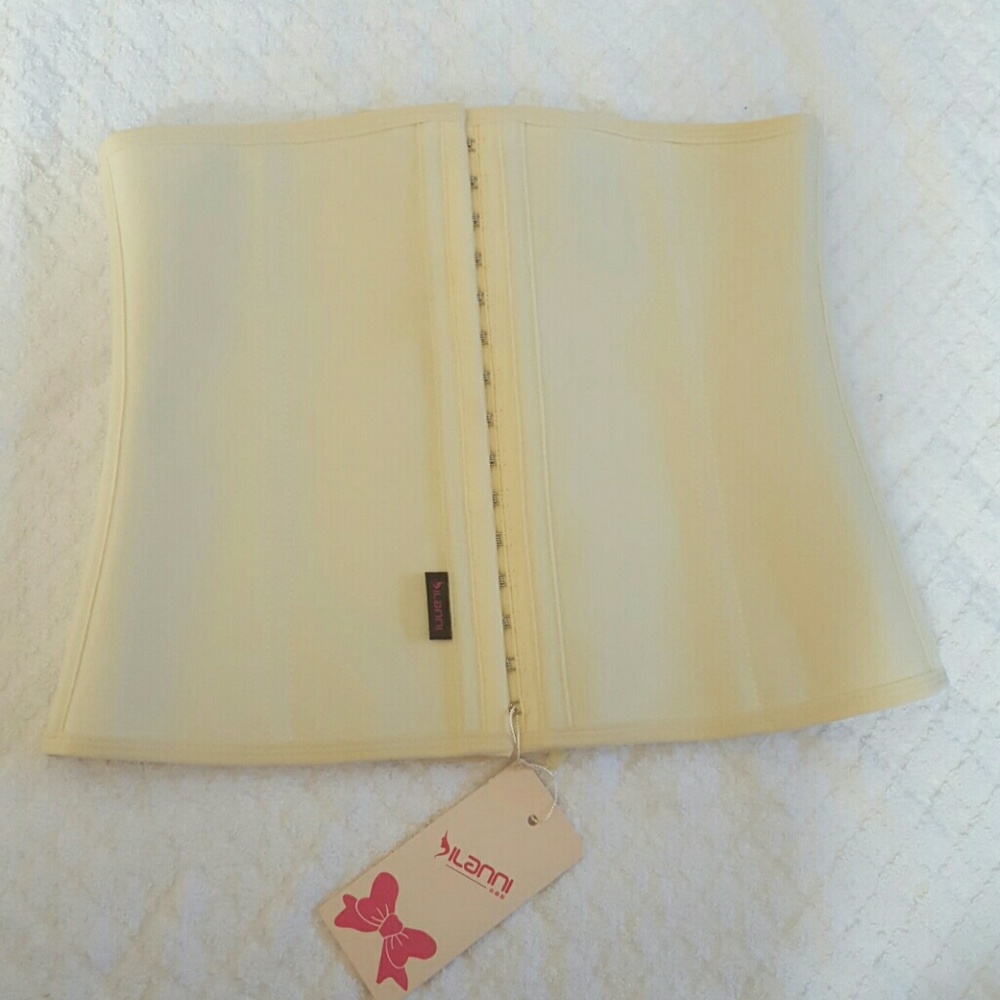 Corset by Dilanni