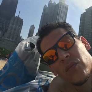 Meet your Posher, Carlos