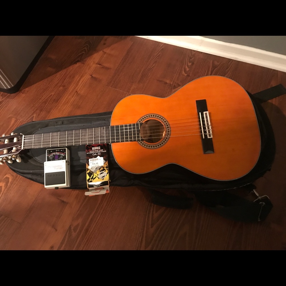 Beautiful never used aria small acoustic guitar