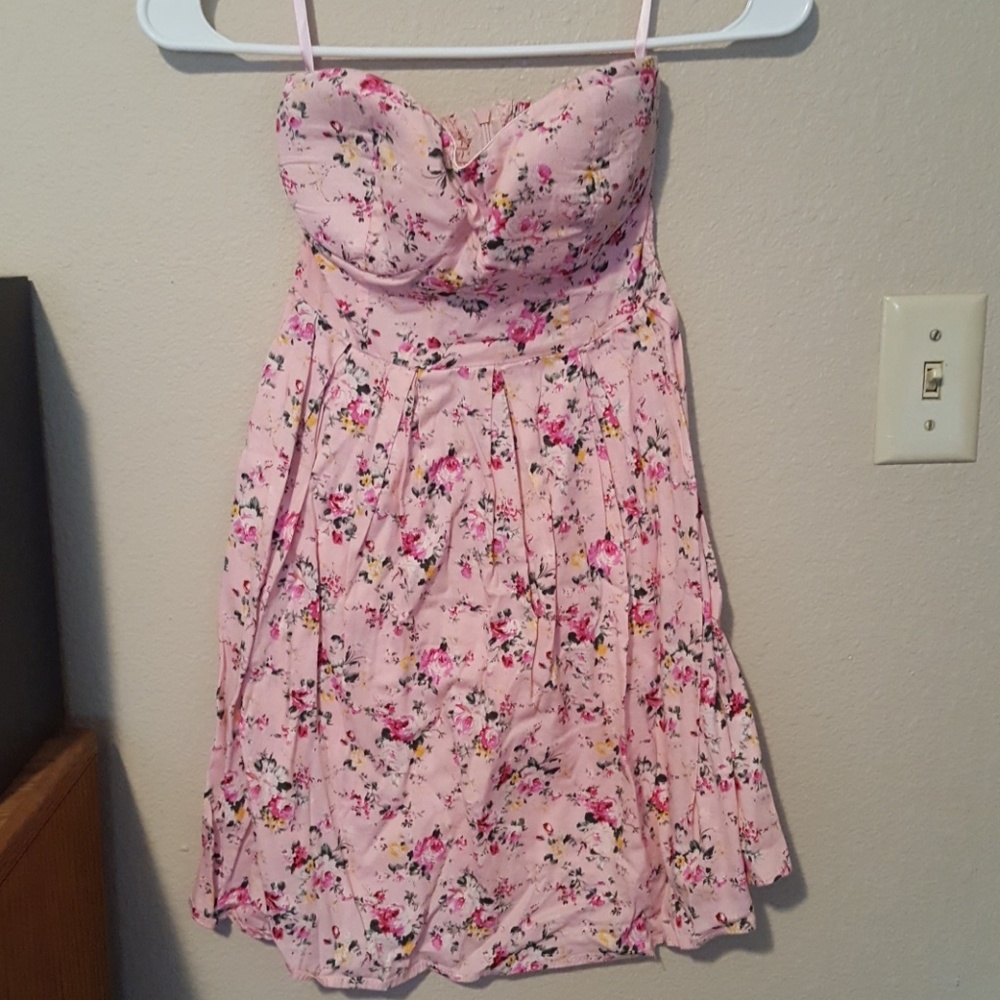 Floral strapless dress