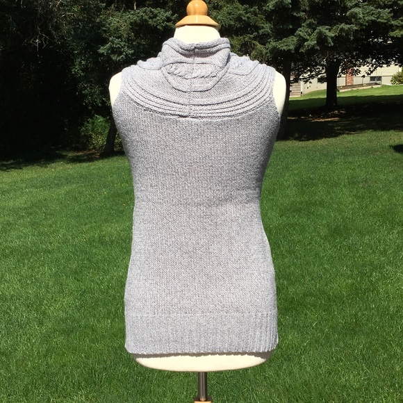 🌻Gray Dots Sleeveless Sweater - Picture 4 of 4