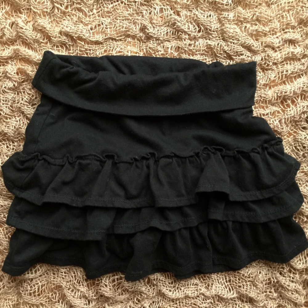 Black Ruffle Skirt Skort Built in Shorts. Size 6.