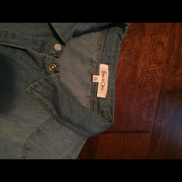 Long sleeve shirt. - Picture 2 of 2