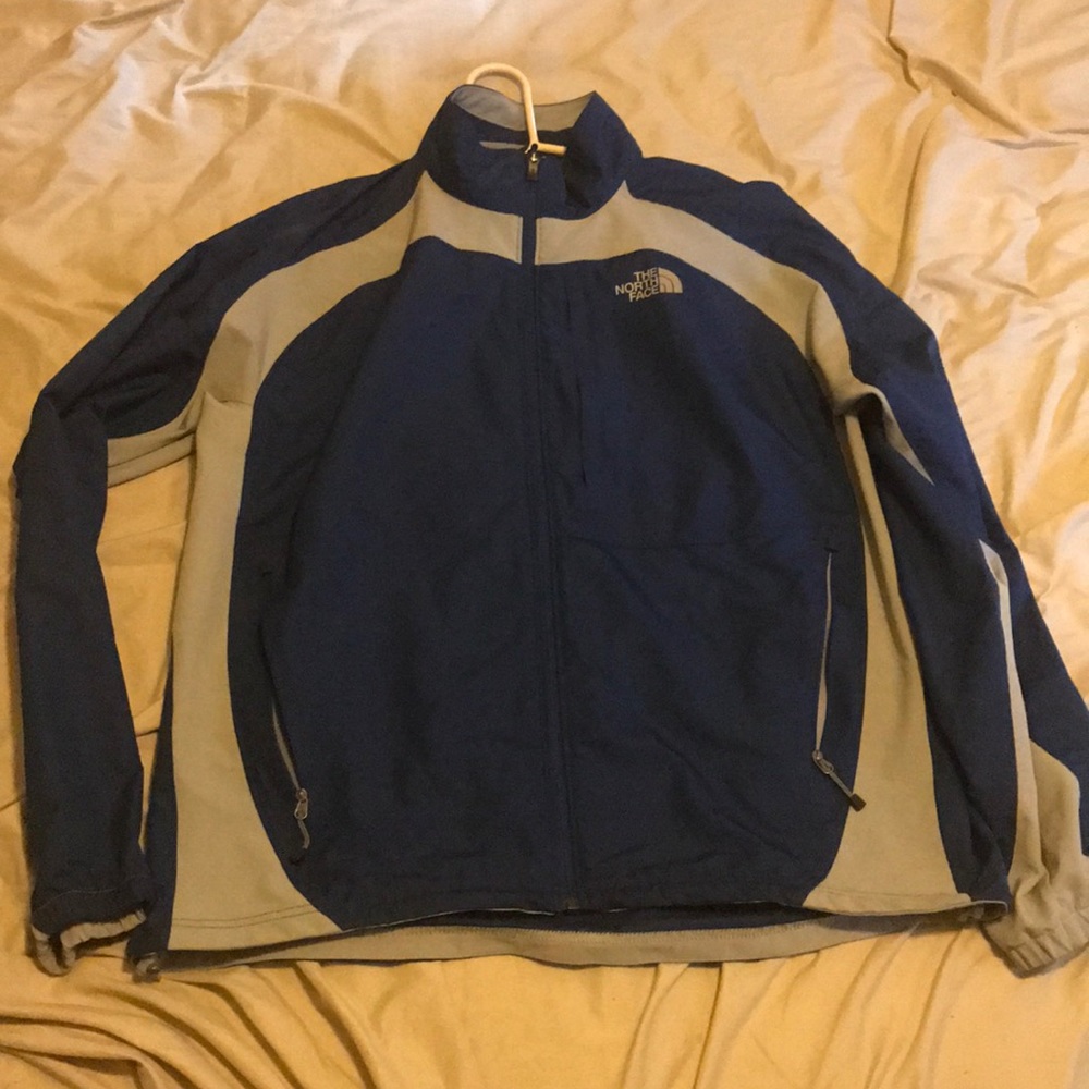*MAKE OFFER* North Face Windbreaker