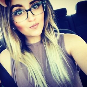 Meet your Posher, Alyssa