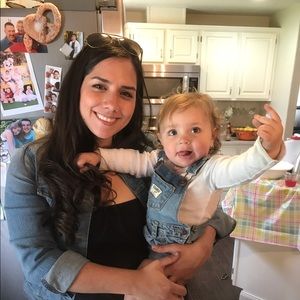 Meet your Posher, Mia