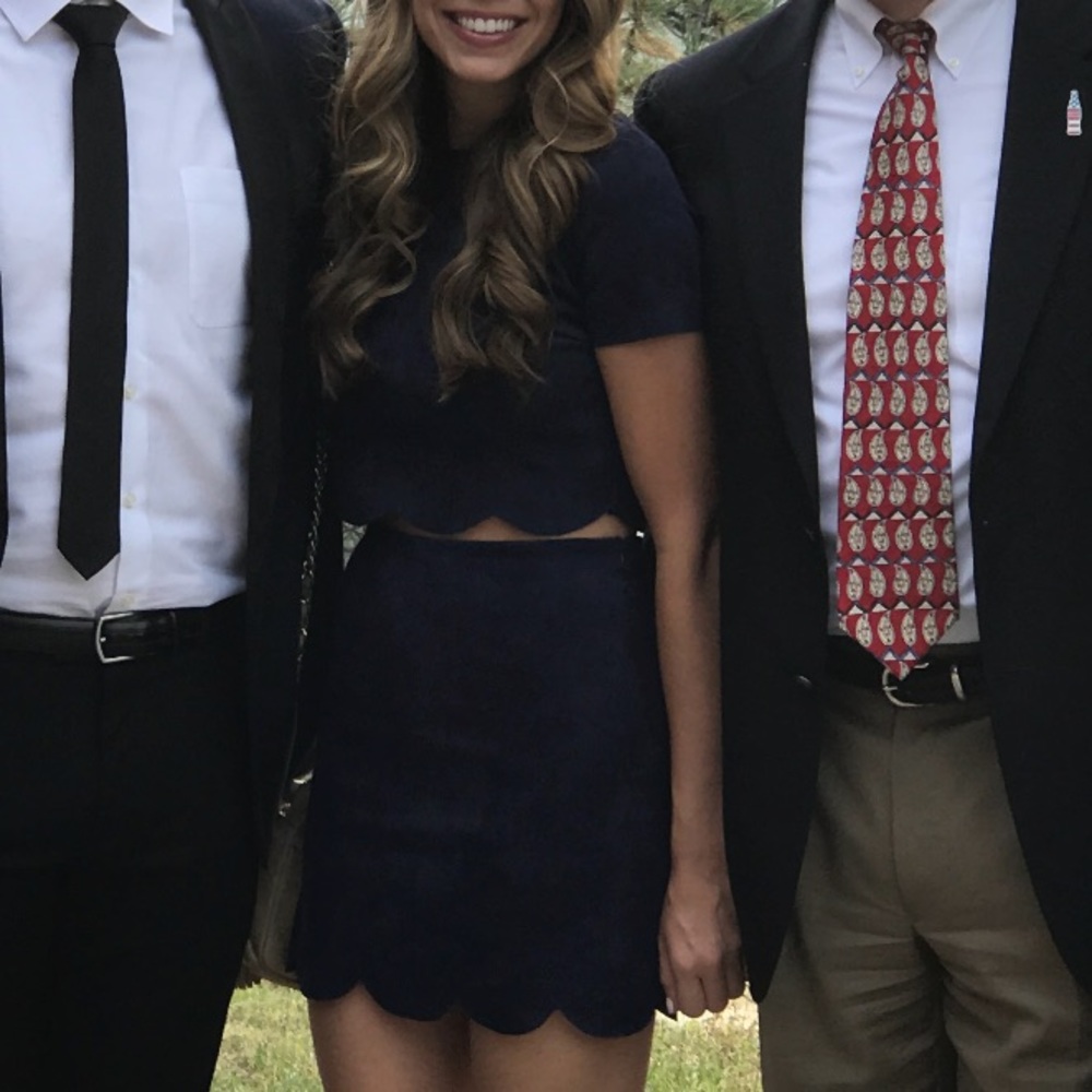 Aqua brand scalloped faux suede set small