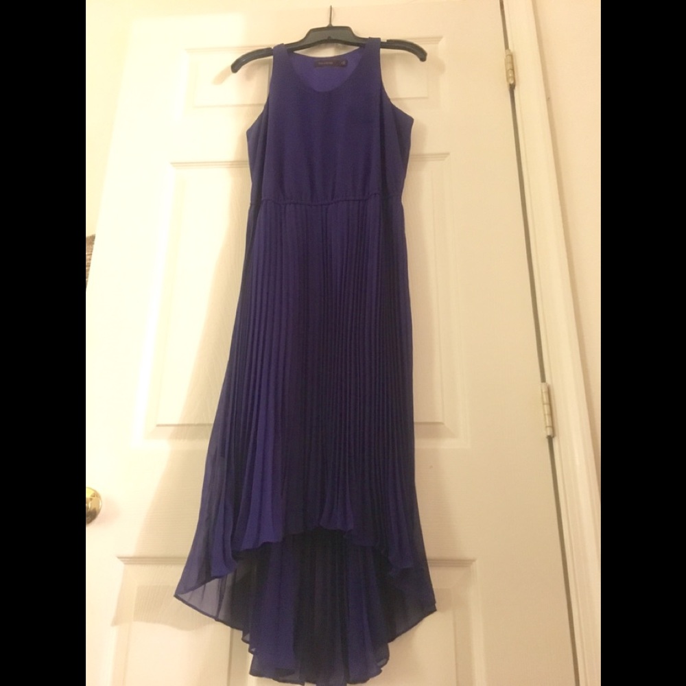 THE LIMITED SLEEVELESS DRESS