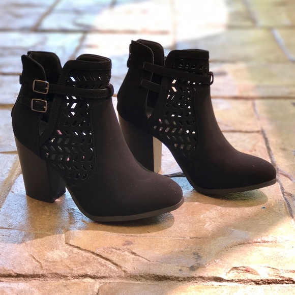 Black Double Strap Buckle Block Heel Ankle Bootie - Picture 2 of 4