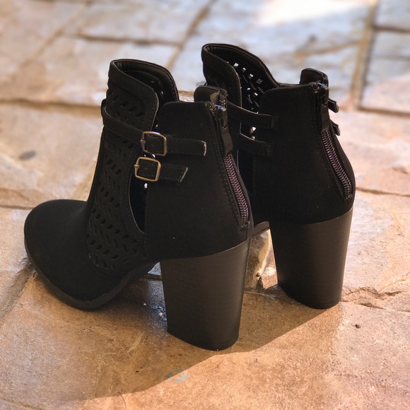 Black Double Strap Buckle Block Heel Ankle Bootie - Picture 3 of 4