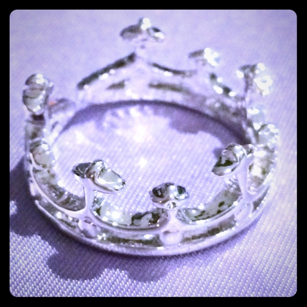 Elegant Crown Ring- Adjustable size 7-8