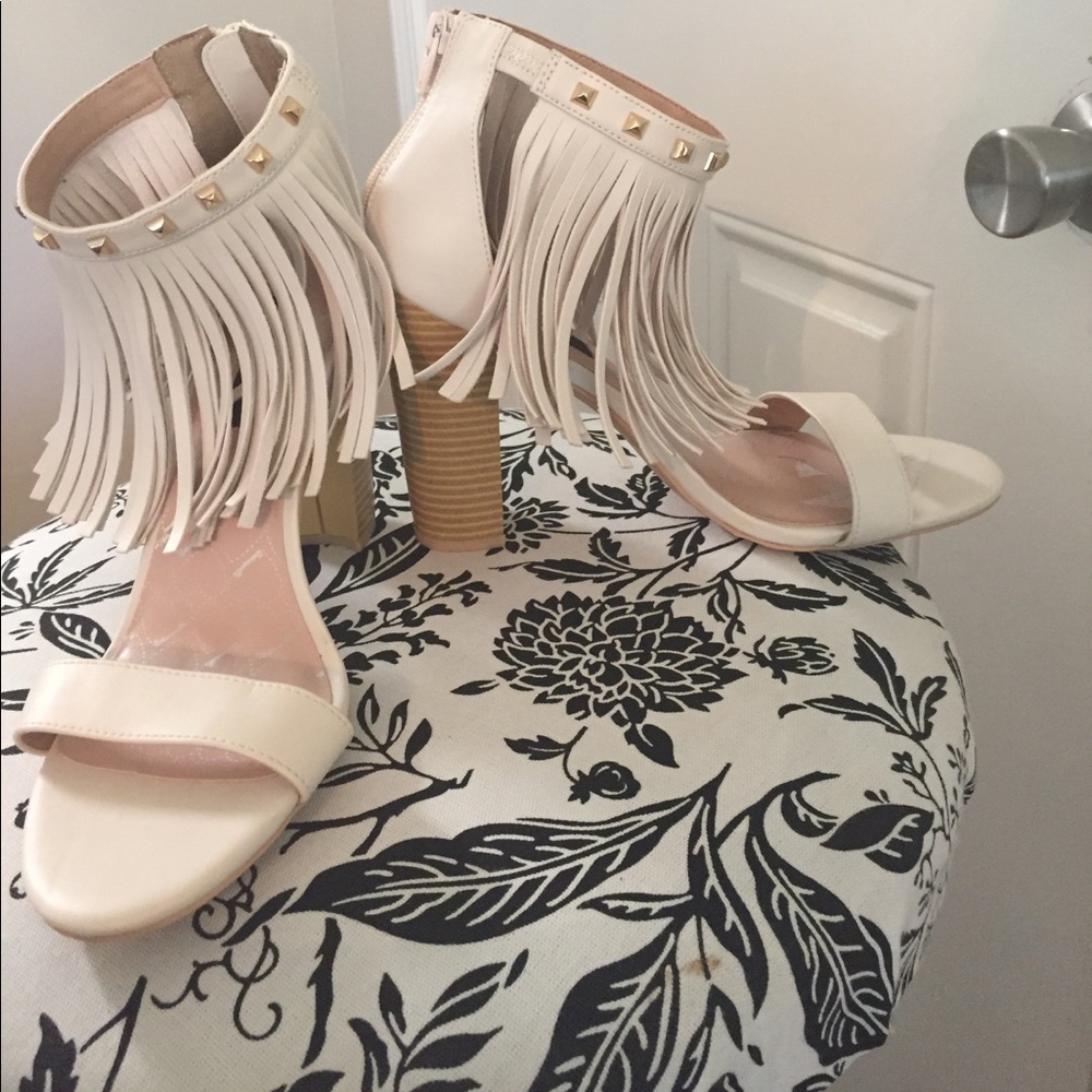 Betseyville fringe heelssize 10.5-11