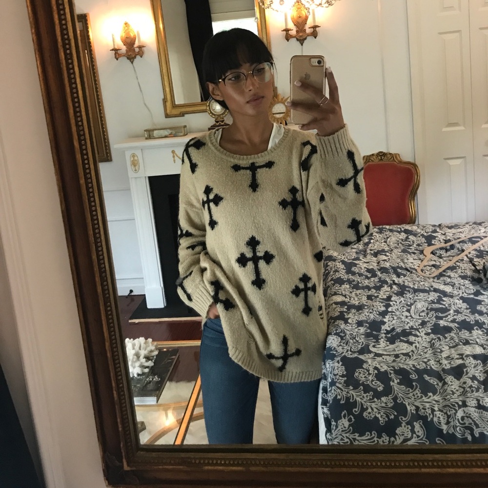 Oversized forever 21 Cross sweater