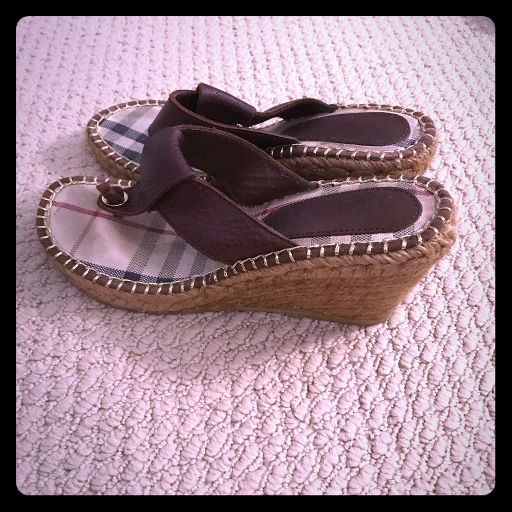 💯 % Authentic Burberry Wedges